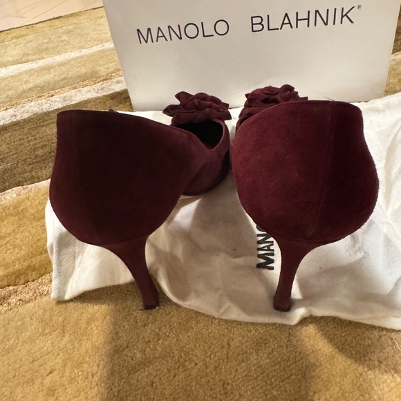 Manolo Blahnik Lisa Burgundy Suede Flower Pumps 40.5 - Picture 4 of 5